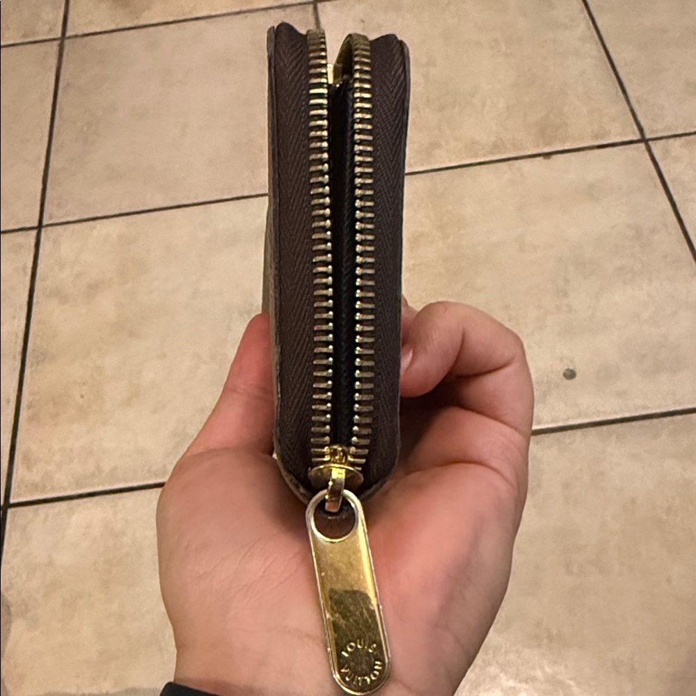 Louis Vuitton Monogram Giant Pattern Coated Canvas Zippy Wallet - Picture 6 of 9